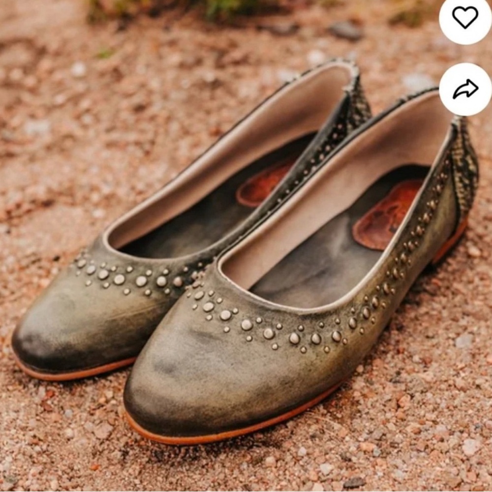 Freebird Blossom Studded Flats in Olive/Multi Size 8